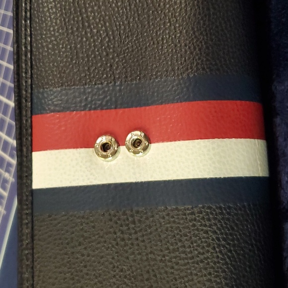 Tommy Hilfiger Wallet Signature Red, White and Blue. - Picture 8 of 13